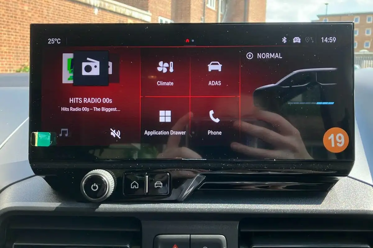2024-vauxhall-combo-life-e-ultimate-xl-7st-big-13