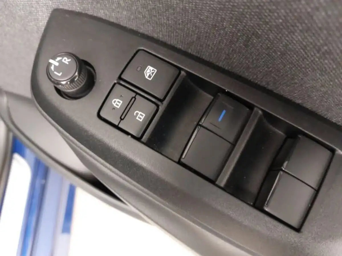 2022-toyota-yaris-15-vvt-i-design-big-9