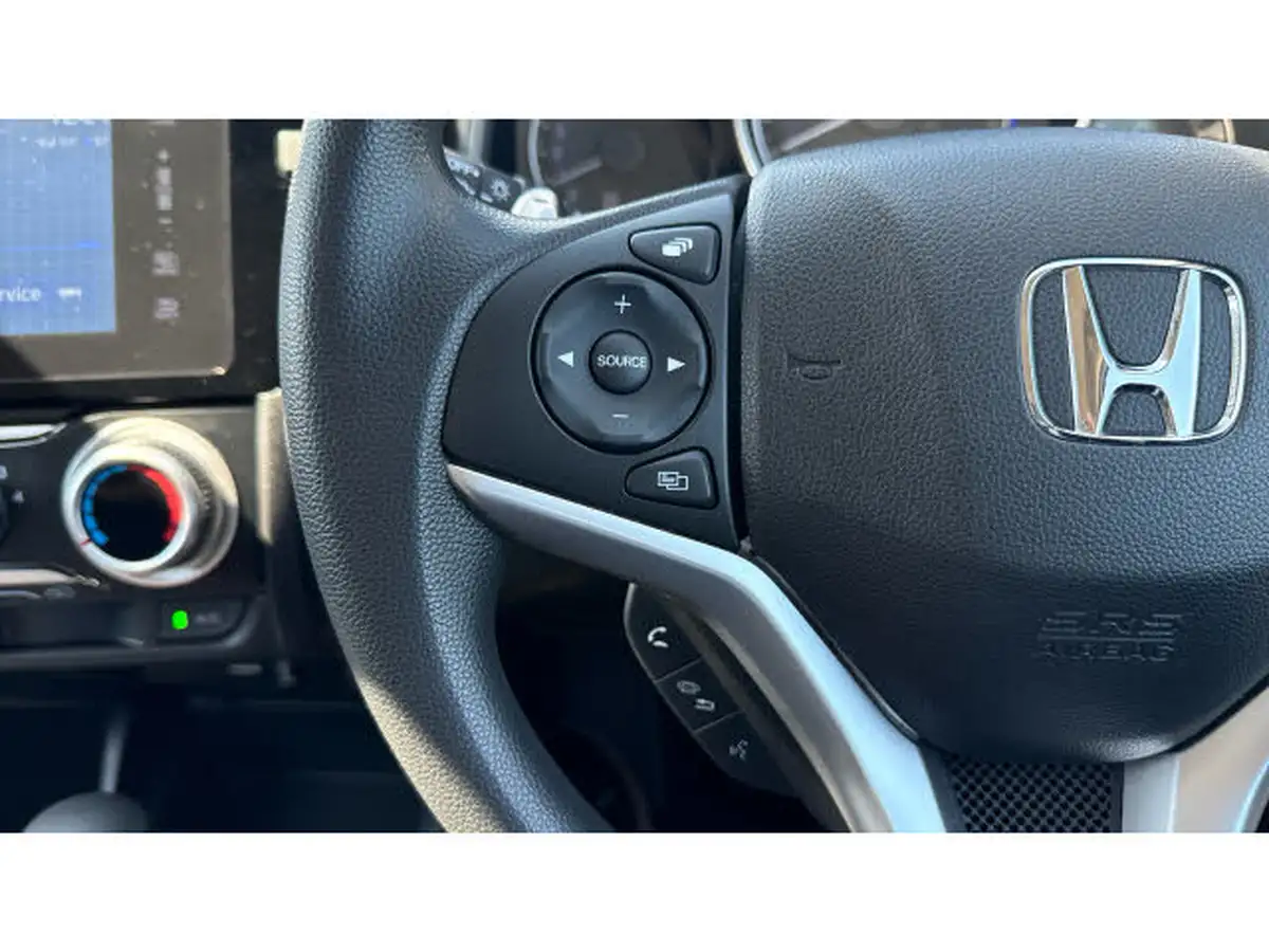 2020-honda-jazz-13-i-vtec-se-cvt-big-22