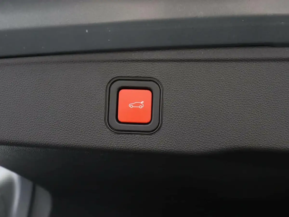 2024-jeep-avenger-12-gse-summit-e-hybrid-48v-auto-big-18