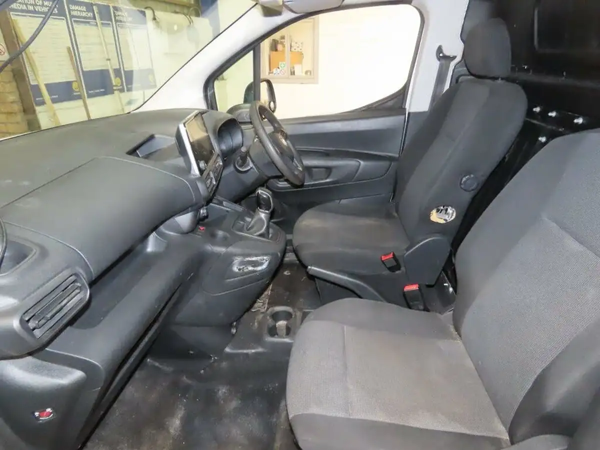 2020-vauxhall-combo-15cdti-sportive-2300-100pseu6dt-l1h1-panel-big-8