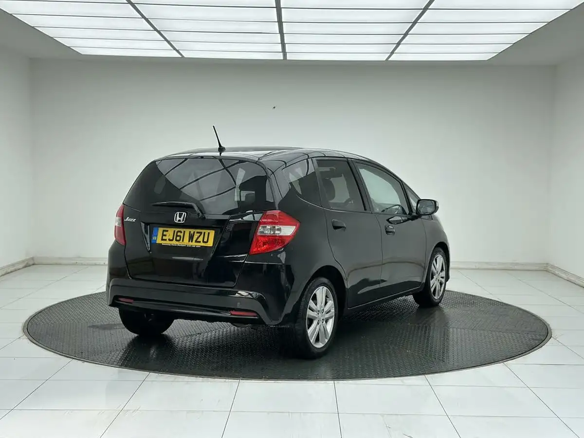 2012-honda-jazz-14-ex-cvt-big-5