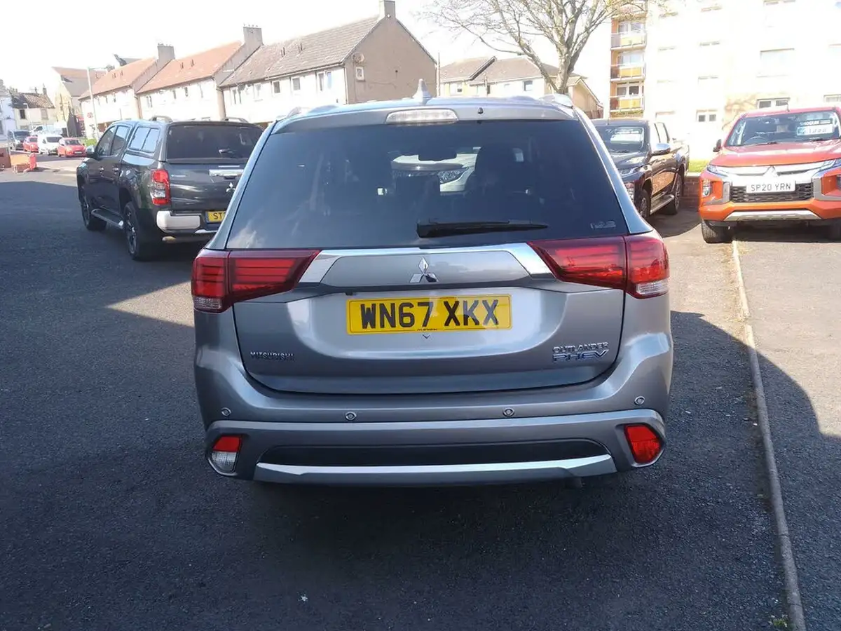 2017-mitsubishi-outlander-20-4hs-phev-5st-big-12