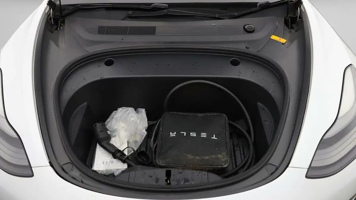 2022-tesla-model-3-e-long-range-big-18