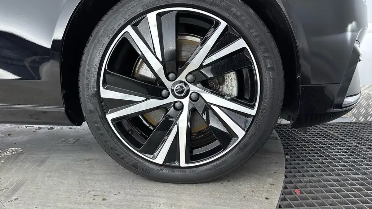 2022-volvo-v90-20-t6-r-design-350bhp-big-24