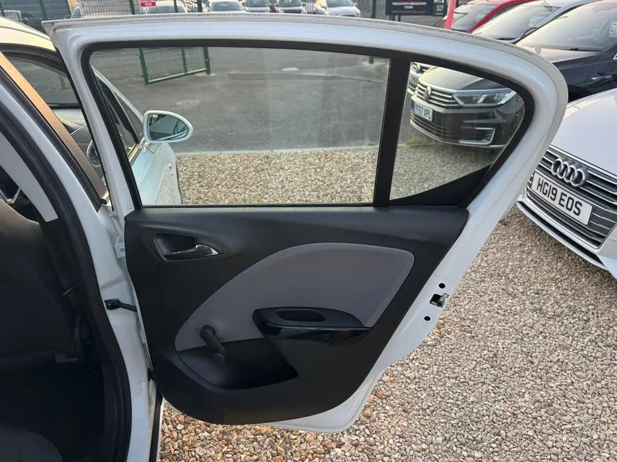 2016-vauxhall-corsa-14i-se-90ps-ecoflex-5d-1398cc-big-36