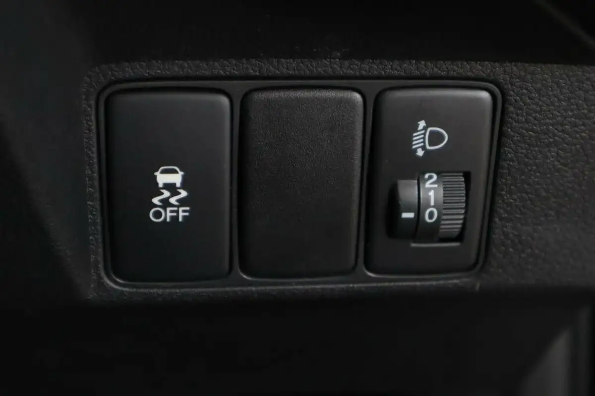 2013-honda-civic-18-se-auto-big-35