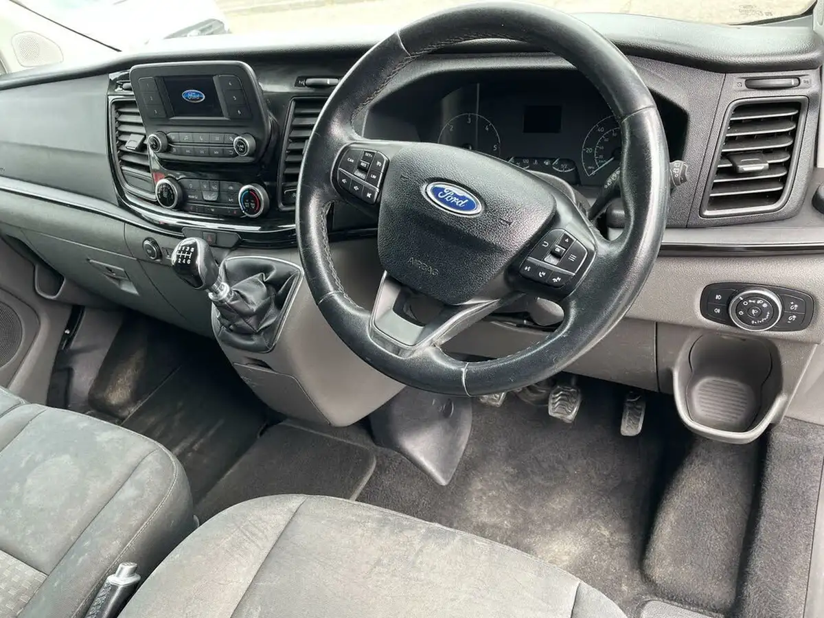 2018-ford-tourneo-custom-20tdci-320-l1-zetec-105ps-big-27