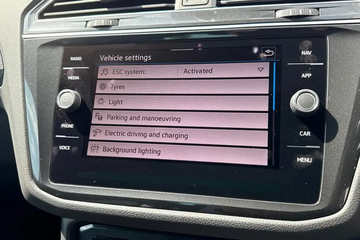 2021-volkswagen-tiguan-14-tsi-r-line-big-52
