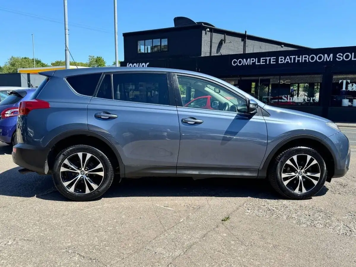 2014-toyota-rav4-20td-icon-20d-4d-awd-big-3