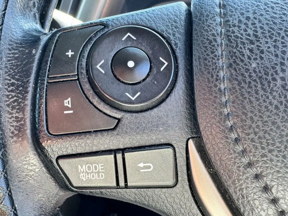 2014-toyota-rav4-20td-icon-20d-4d-awd-big-31