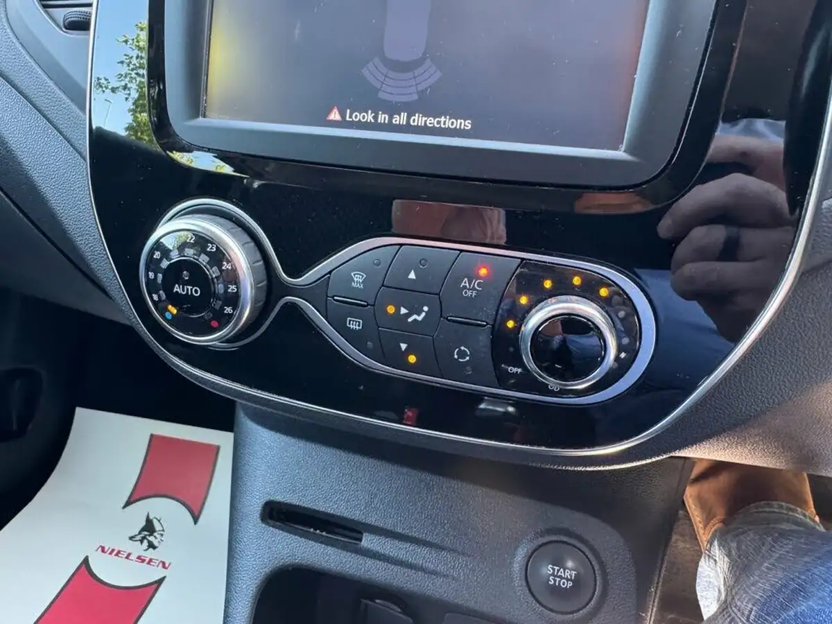 2018-renault-captur-09-tce-dynamique-s-nav-big-18