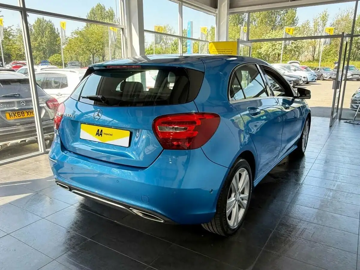 2016-mercedes-benz-a-class-15d-a180d-sport-ss-7g-dct-big-8
