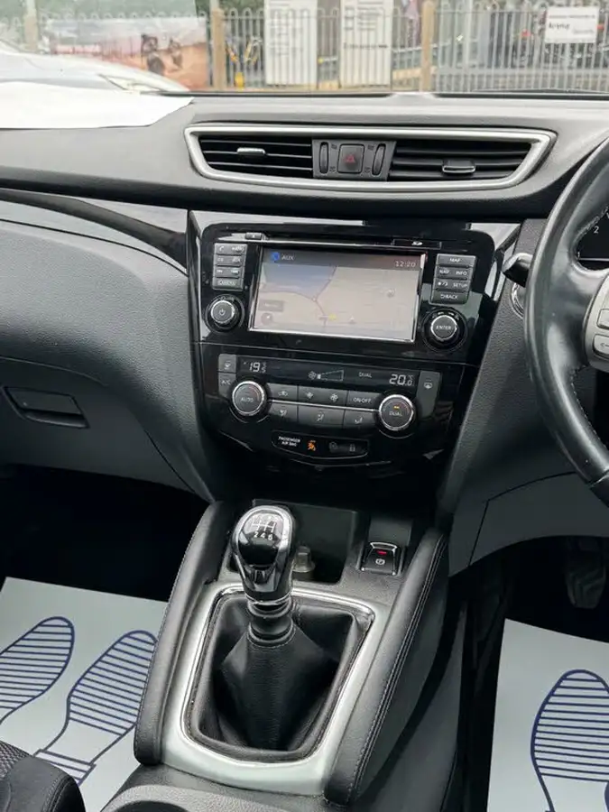 2017-nissan-qashqai-15dci-n-connecta-executive-pack-big-25
