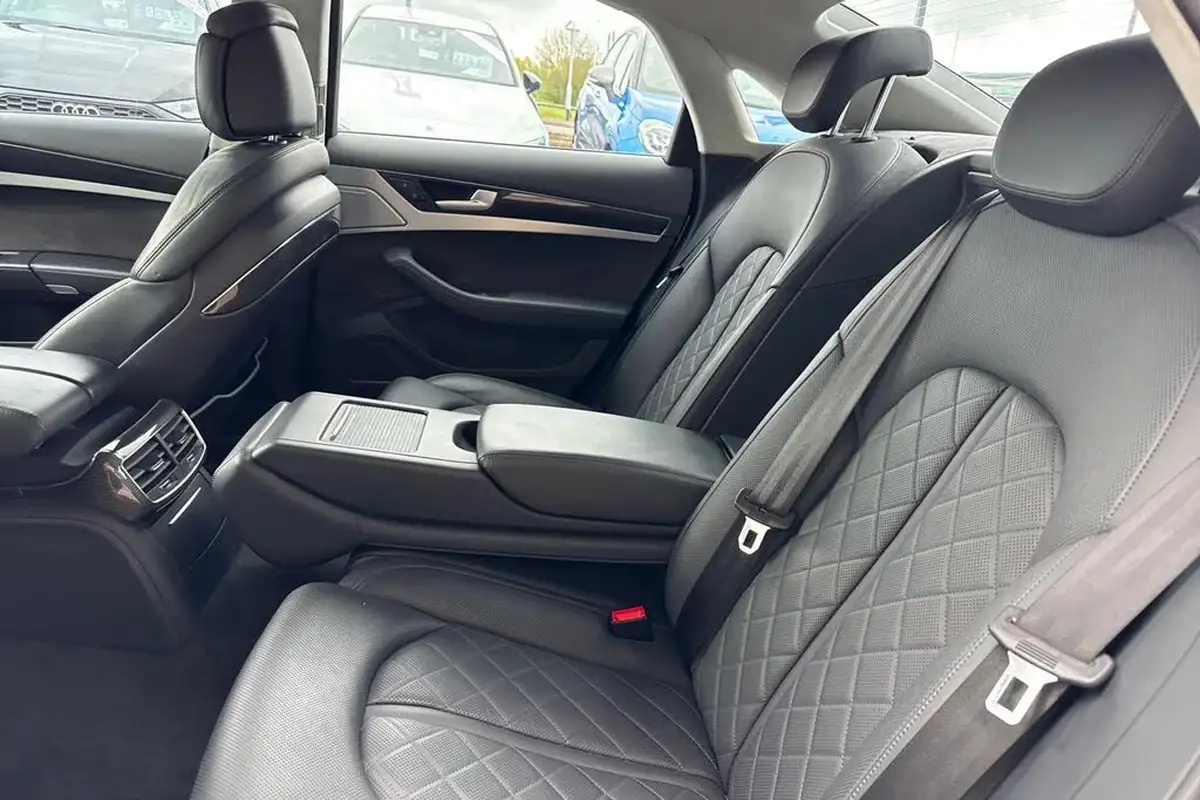 2016-audi-s8-40-tfsi-quattro-520ps-big-29