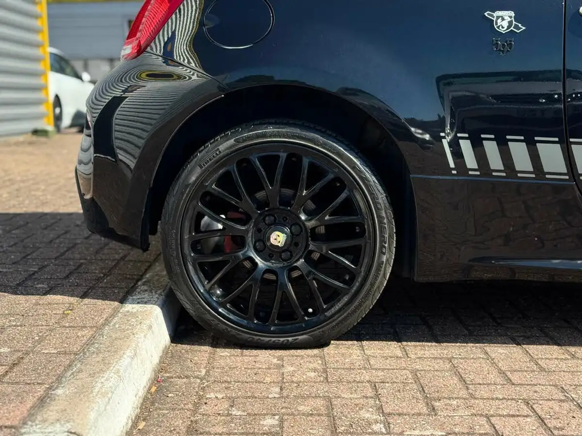 2017-abarth-595-14-tjet-big-19