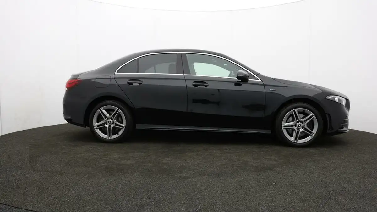 2021-mercedes-benz-a-class-13-a250e-amg-line-executive-saloon-4d-big-31