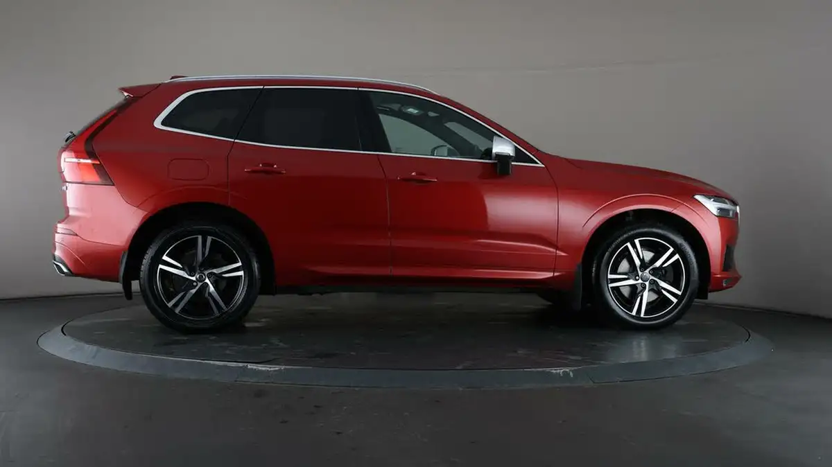 2019-volvo-xc60-20td-d4-r-design-4x4-ss-geartronic-big-54