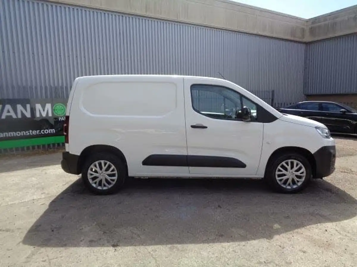 2022-citroen-berlingo-15bluehdi-1000-enterprise-pro-100pseu6d-big-1