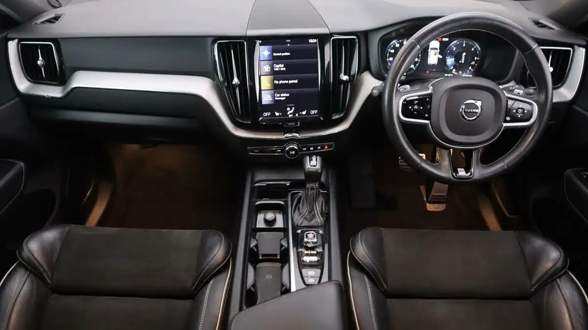 2019-volvo-xc60-20td-d4-r-design-4x4-ss-geartronic-big-13