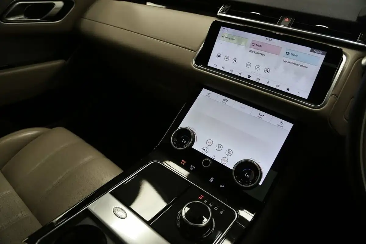 2019-land-rover-range-rover-velar-20-d240-r-dynamic-hse-big-41