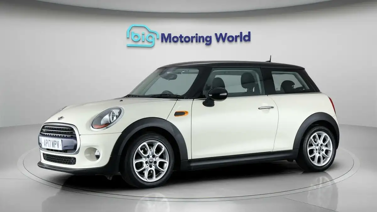 2017-mini-cooper-15-cooper-ss-hatchback-3d-big-3