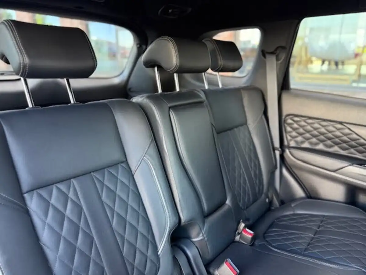 2021-mitsubishi-outlander-24-exceed-phev-big-9