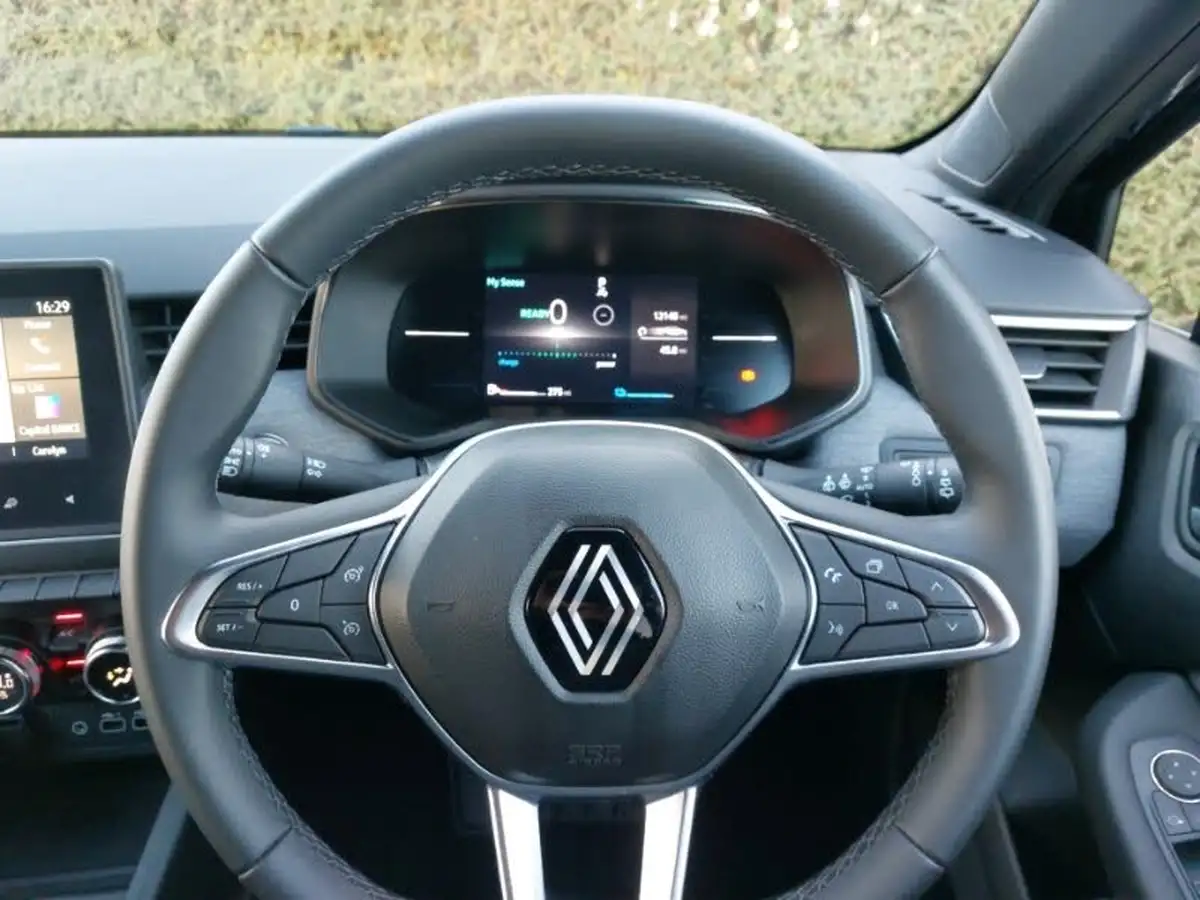 2024-renault-clio-16-techno-big-16