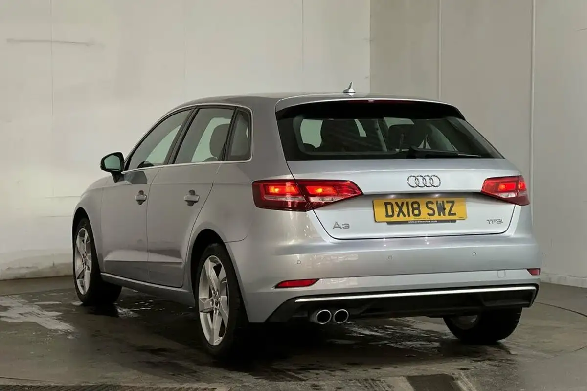 2018-audi-a3-15-tfsi-sportback-5d-s-tronic-big-15