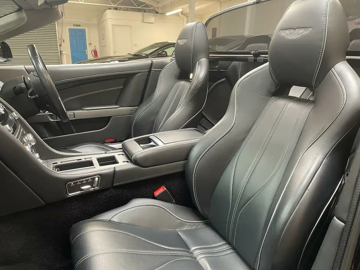 2015-aston-martin-db9-59-volante-big-11