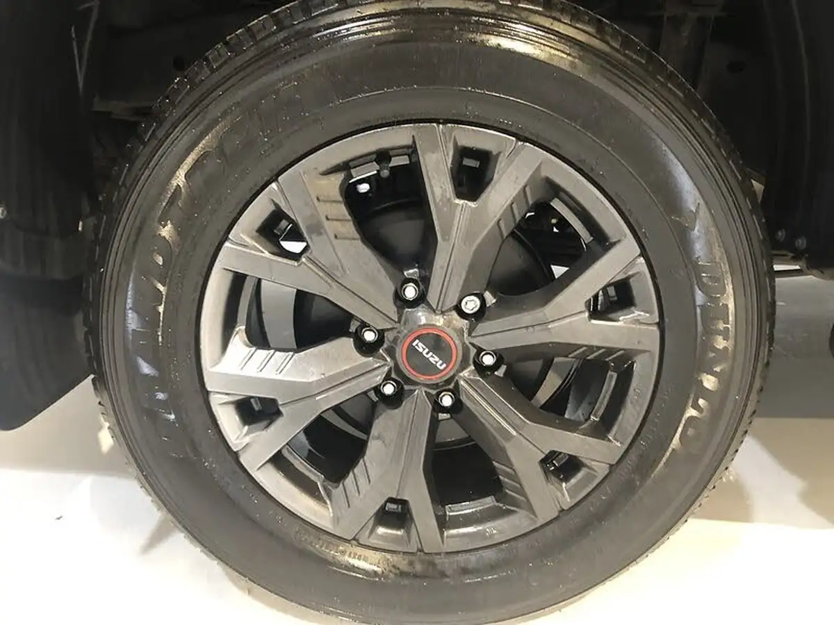 2024-isuzu-d-max-19td-dl20-double-auto-big-10