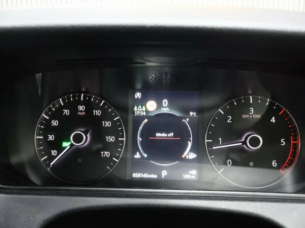 2019-land-rover-range-rover-velar-20-d180-r-dynamic-s-big-16