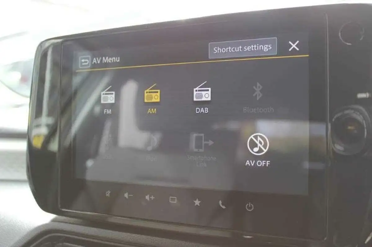 2024-suzuki-swift-12-ultra-cvt-big-31
