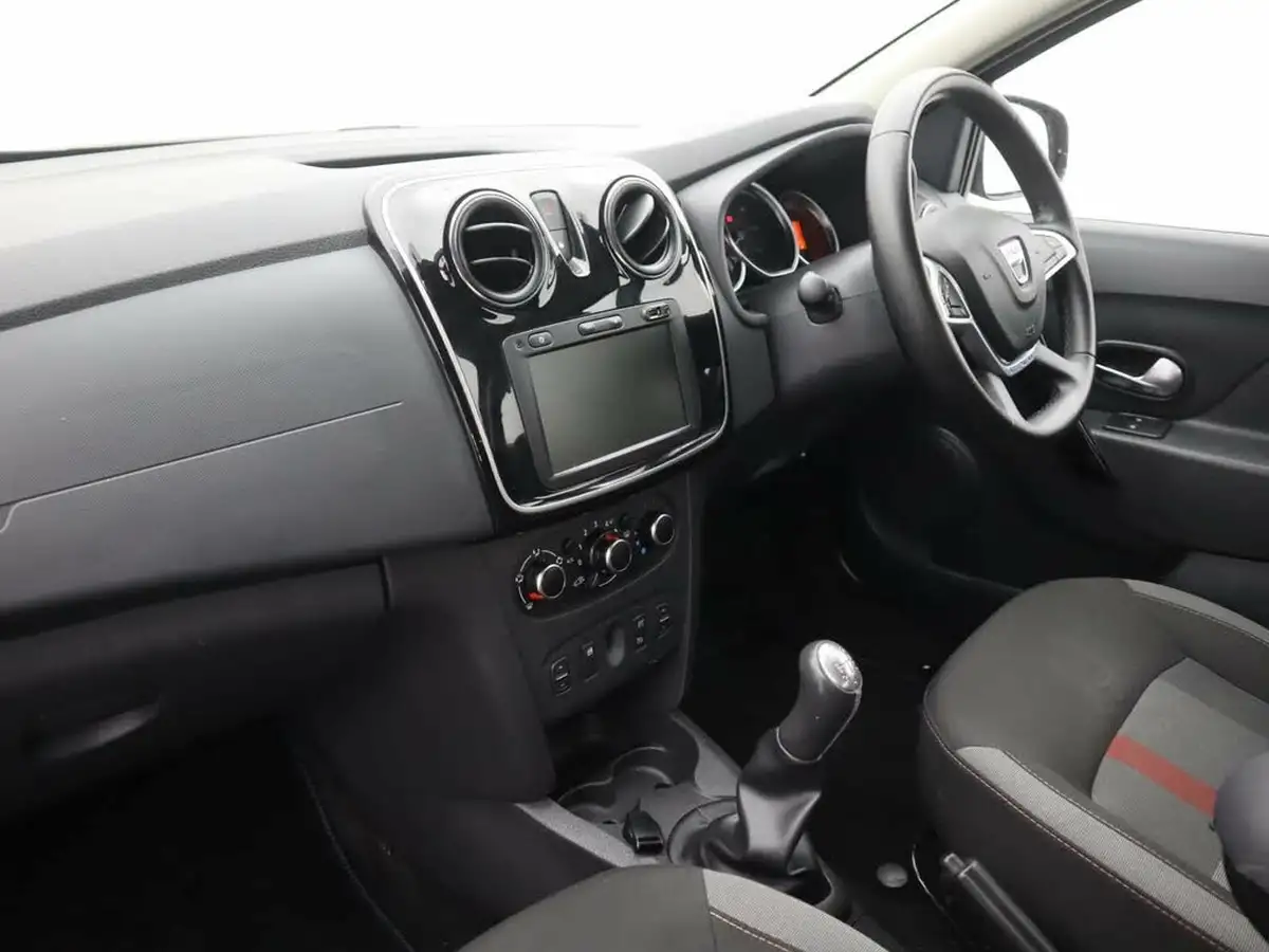 2020-dacia-sandero-stepway-09-tce-techroad-big-7
