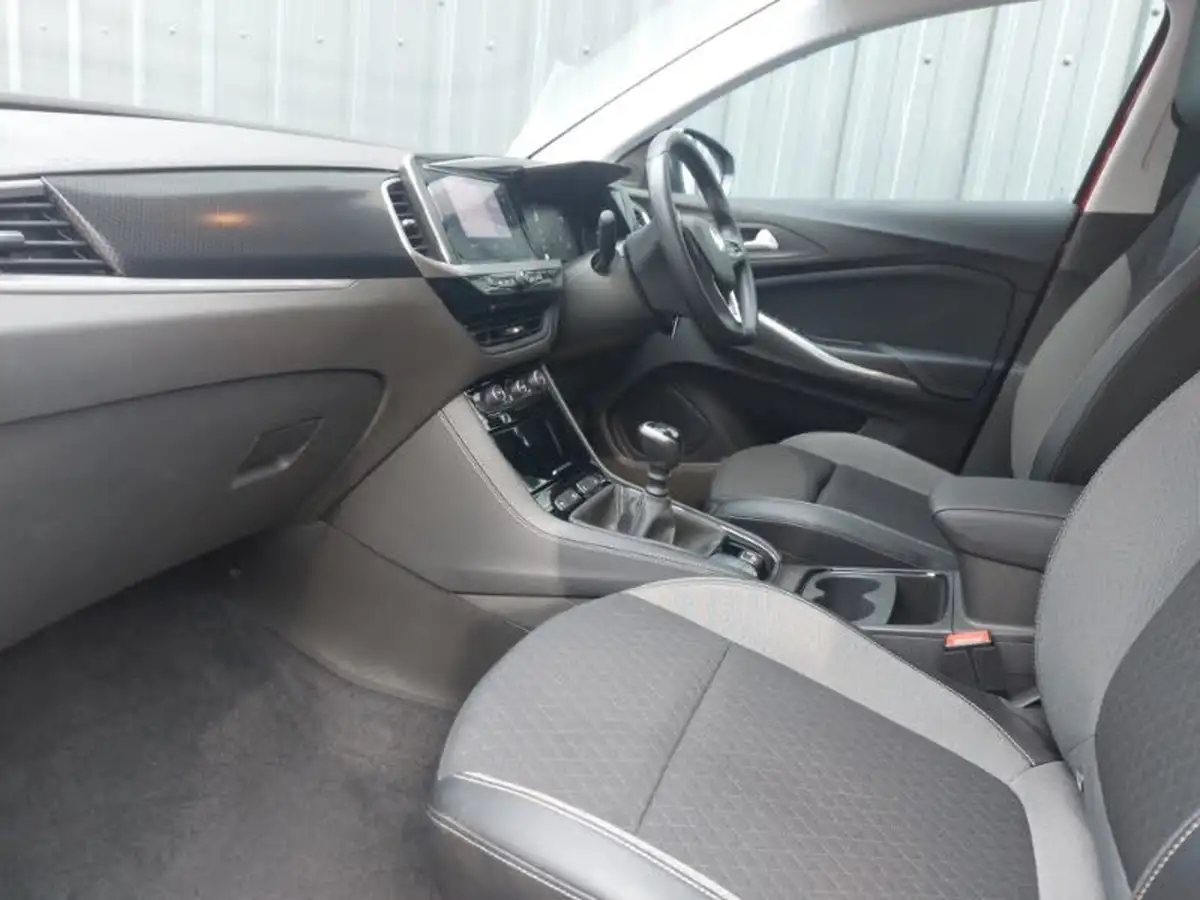 2022-vauxhall-grandland-12-gs-line-big-4