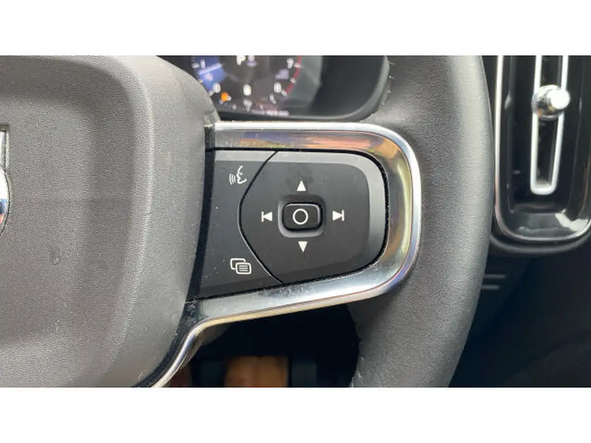 2020-volvo-xc40-20-b4-inscription-big-18
