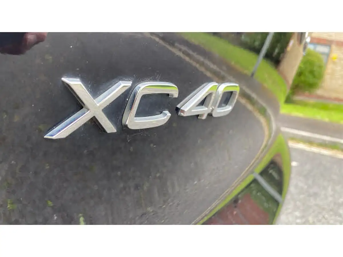 2020-volvo-xc40-20-b4-inscription-big-46