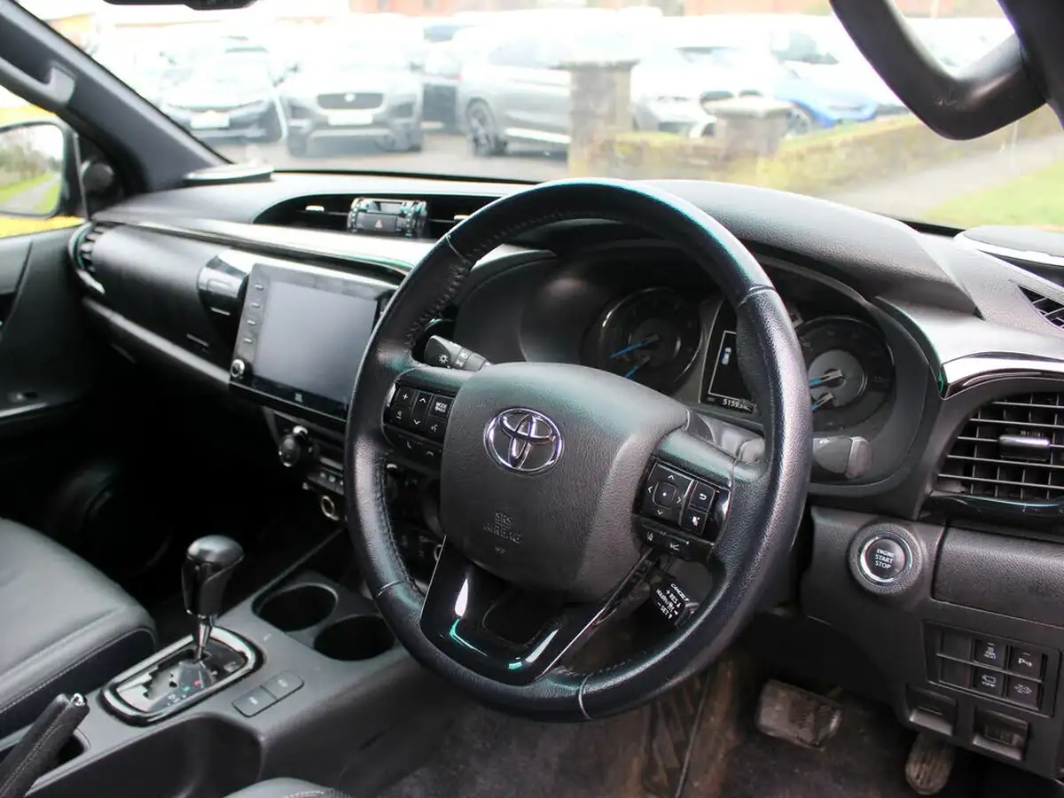 2022-toyota-hi-lux-28d-4d-invincible-x-204hpeu6d-2755cc-auto-big-12
