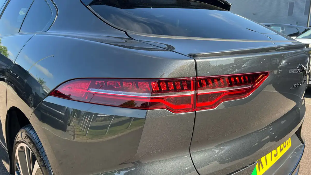 2024-jaguar-i-pace-ev400-r-dynamic-hse-black-big-18