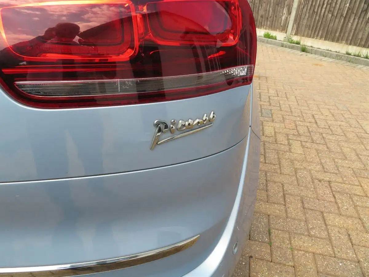 2014-citroen-c4-picasso-16e-hdi-exclusive-big-11