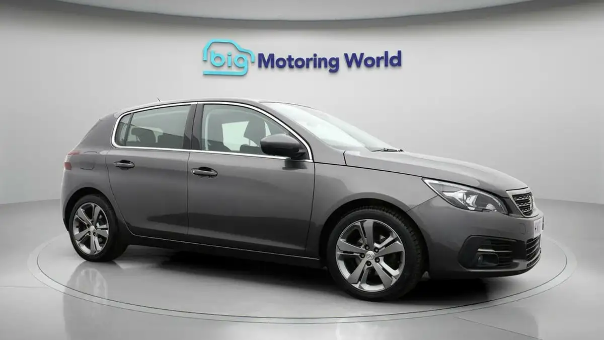 2019-peugeot-308-12-puretech-allure-130bhp-big-7