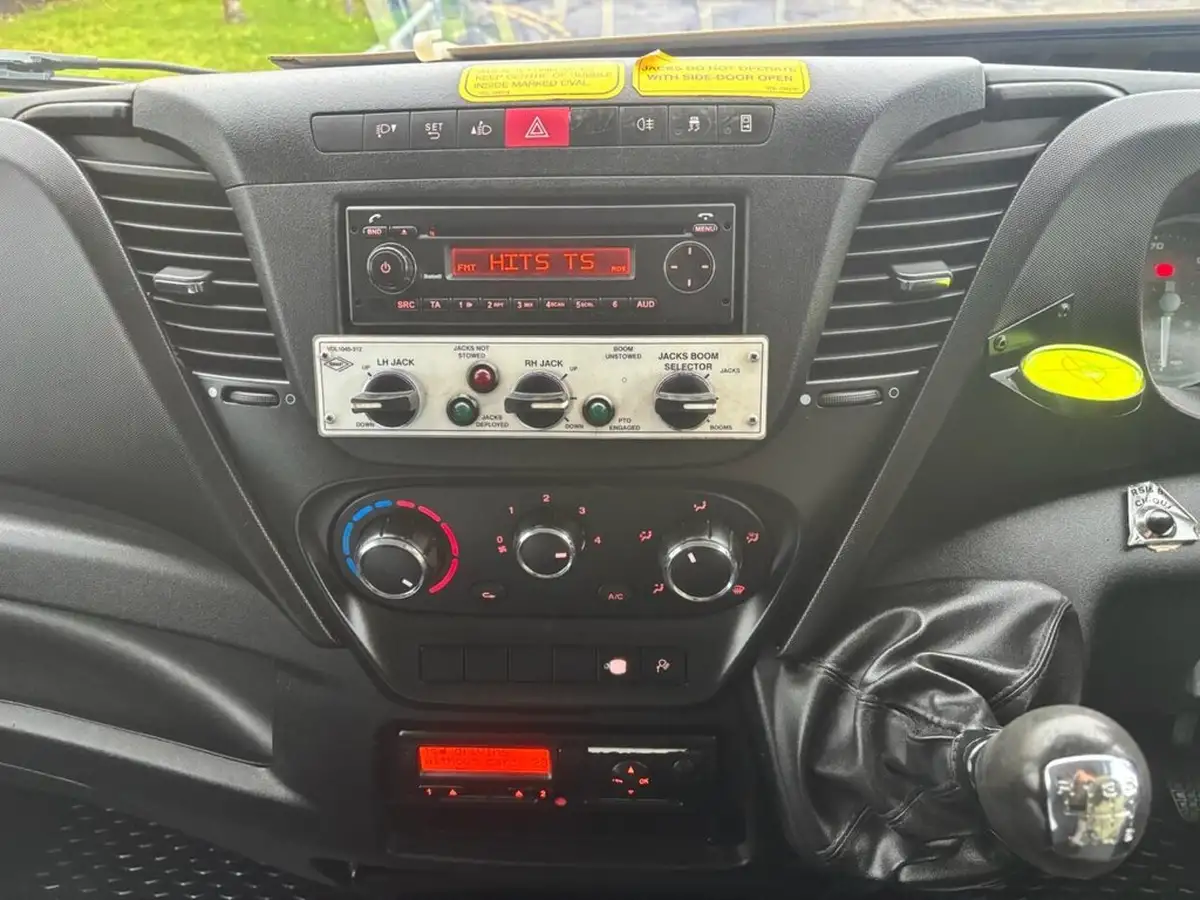 2015-iveco-daily-c-class-30td-50c15v-3520-h2-plus-big-11