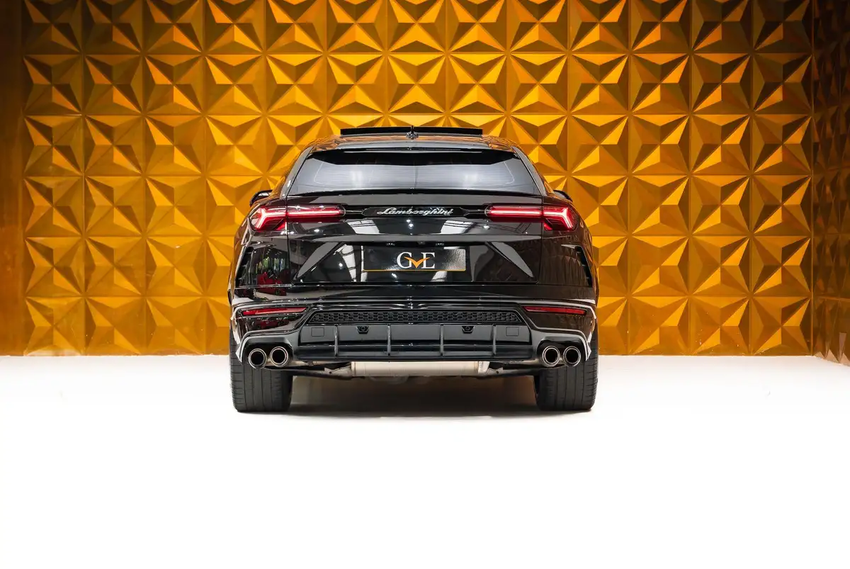 2022-lamborghini-urus-40-no-trim-big-6