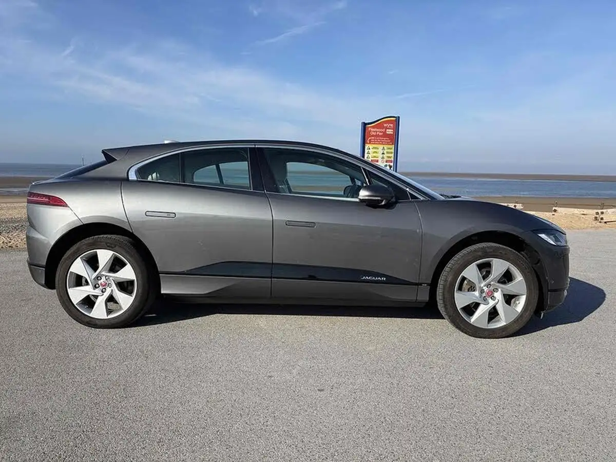 2018-jaguar-i-pace-ev400-se-big-10