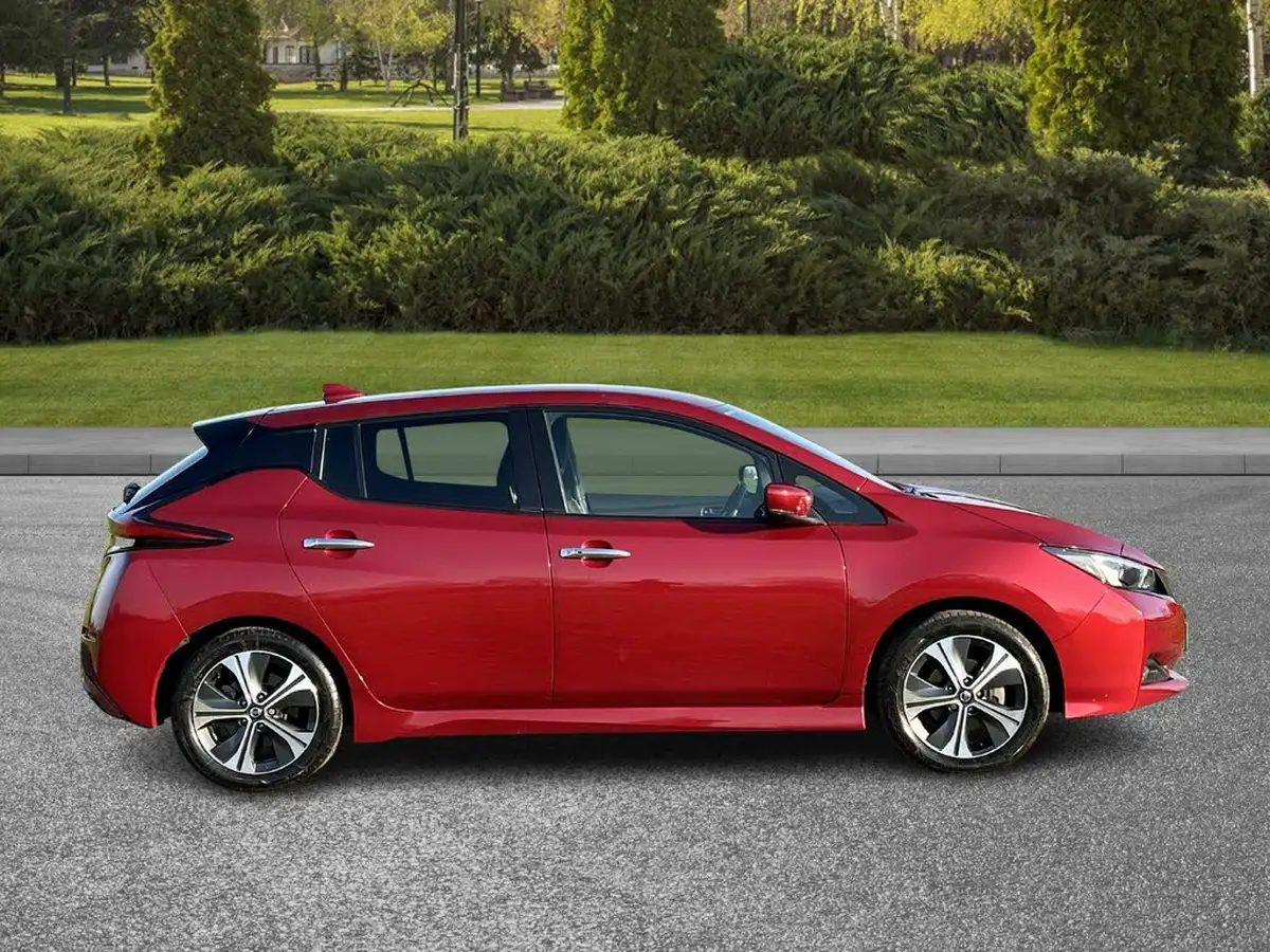 2021-nissan-leaf-e-tekna-big-6