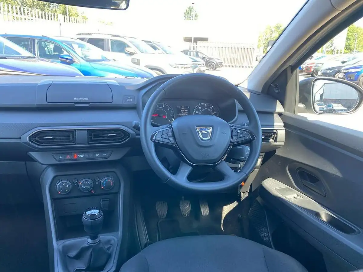 2022-dacia-jogger-10-tce-essential-big-8
