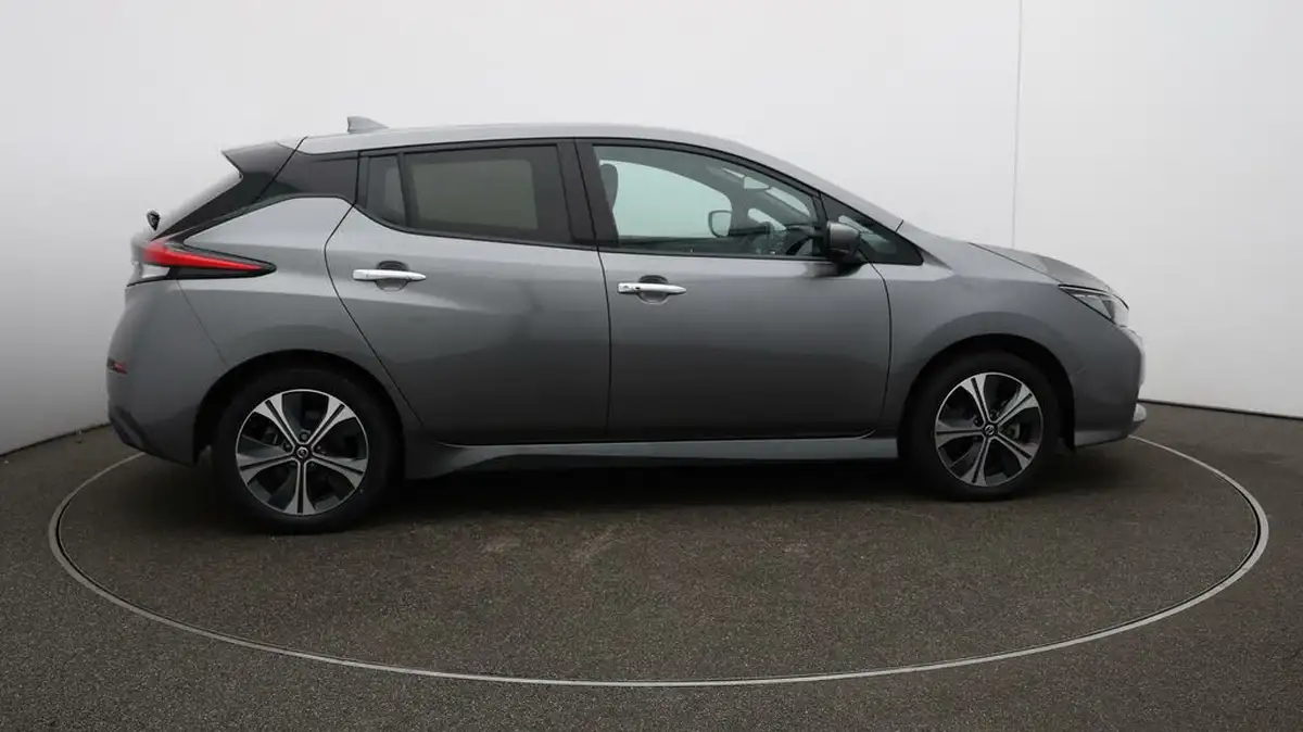 2021-nissan-leaf-e-e-n-connecta-big-50