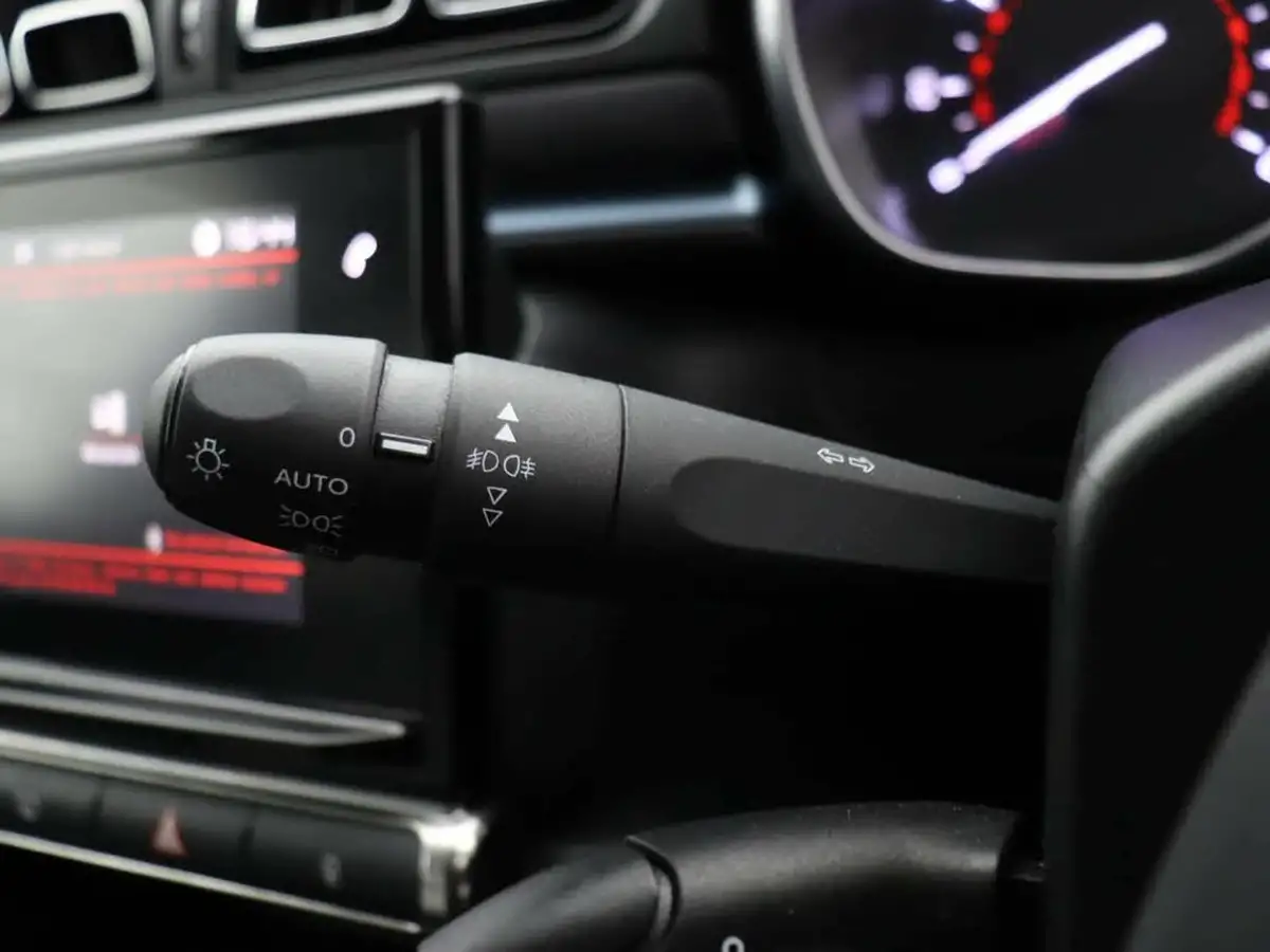 2023-citroen-c3-12-puretech-elle-83ps-ss-big-32
