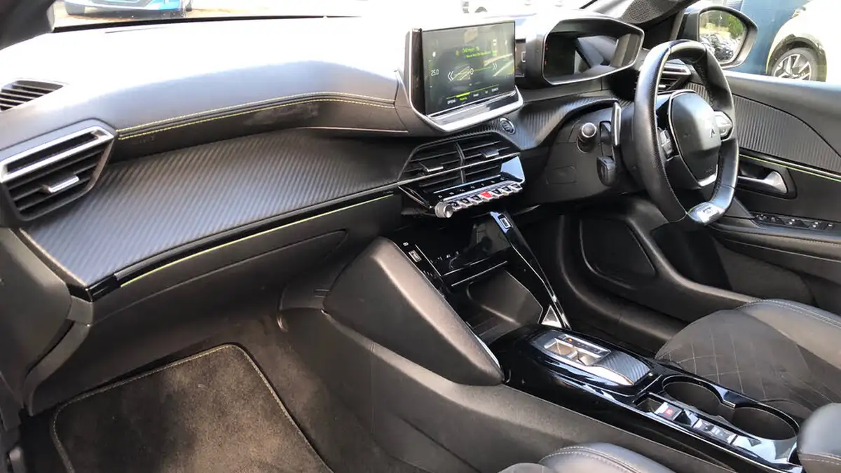 2022-peugeot-208-12-puretech-gt-premium-130bhp-eat8-big-11