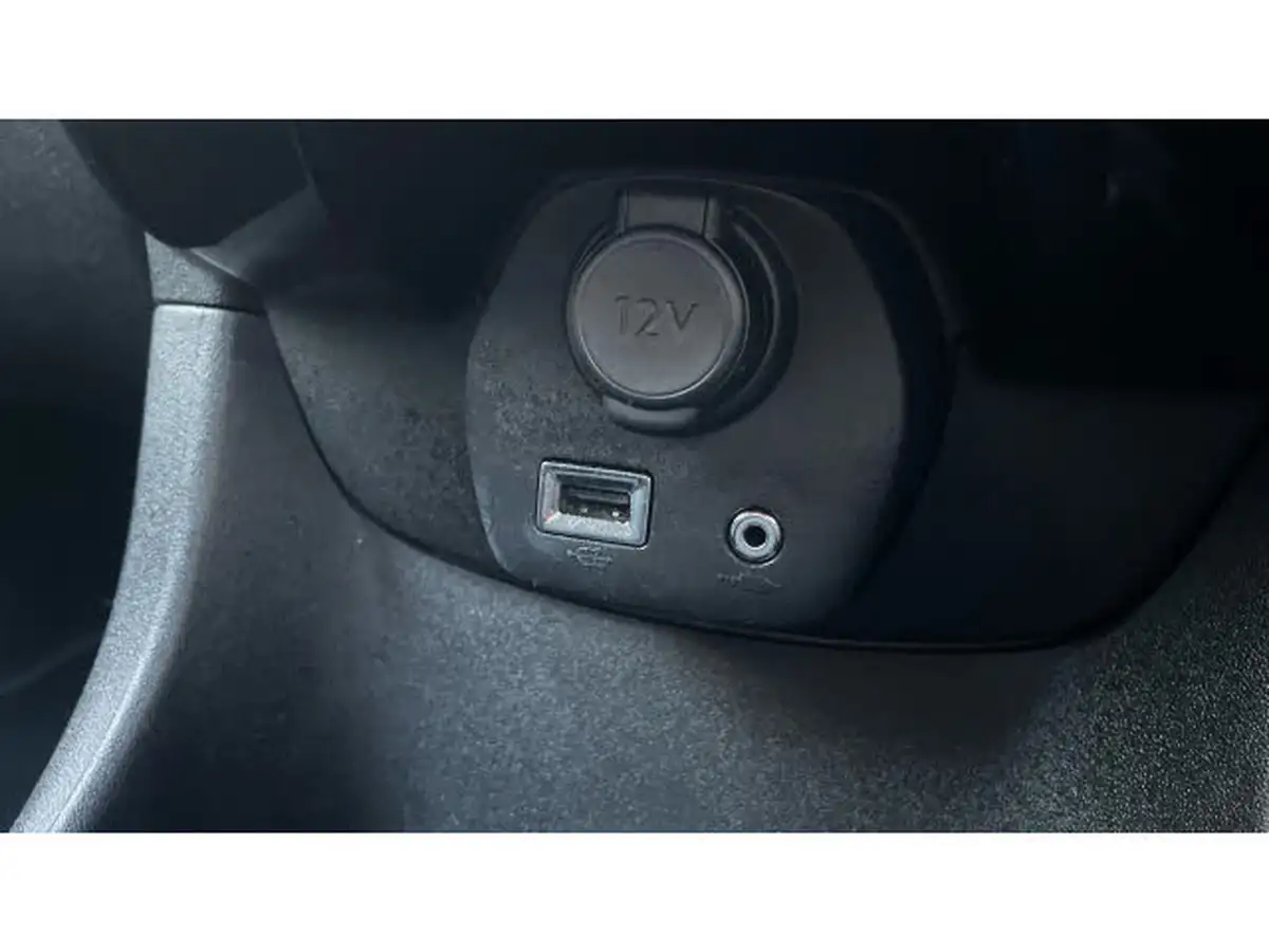 2021-peugeot-108-10-collection-top-big-39